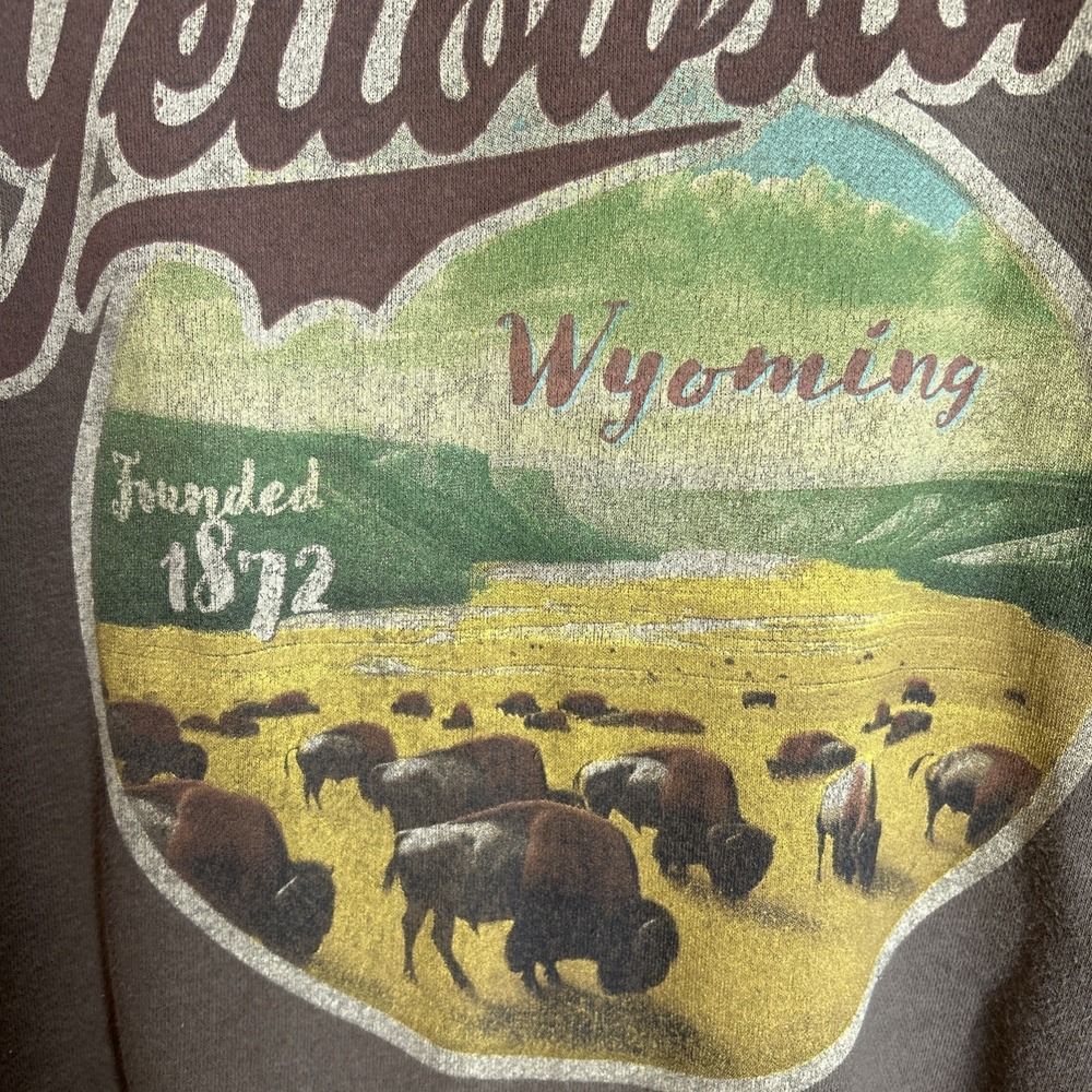 State of Mine Yellowstone Wyoming Bison Graphic Sweatshirt Pullover Size M - Picture 3 of 10